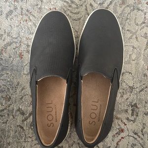 Soul Naturalized TIA shoes size 8M. NEVER WORN.